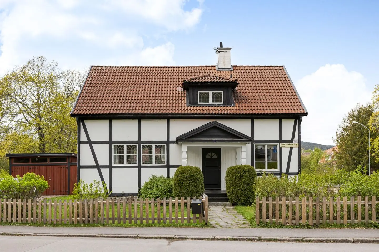 Villa, Jesper Svedbergsvägen 1, Falun. Bild 1 av 36