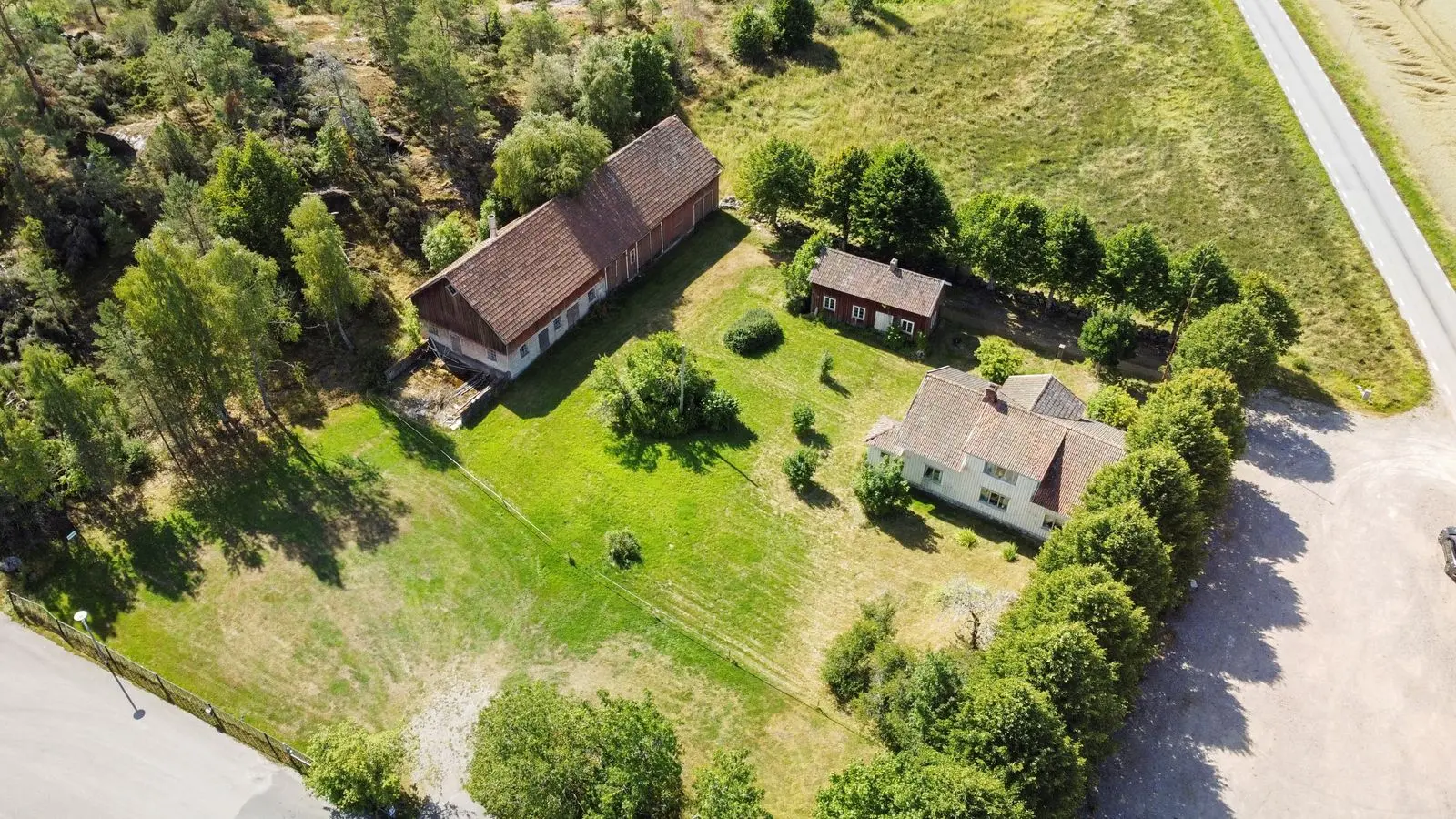 Image 1 of 28 of Fåglum Godegården 660