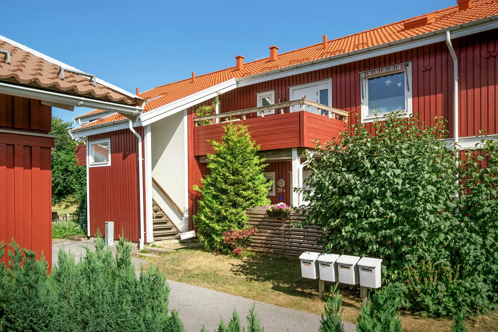 Bild 1 av 16 på Dalkarlsvägen 39A