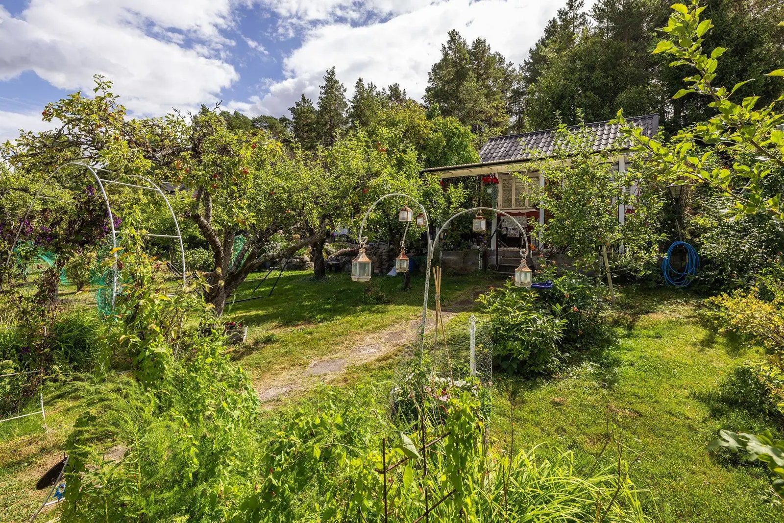 Holiday home, Koloniföreningen Linnea, stuga 35, Eskilstuna. Photo 1 of 16