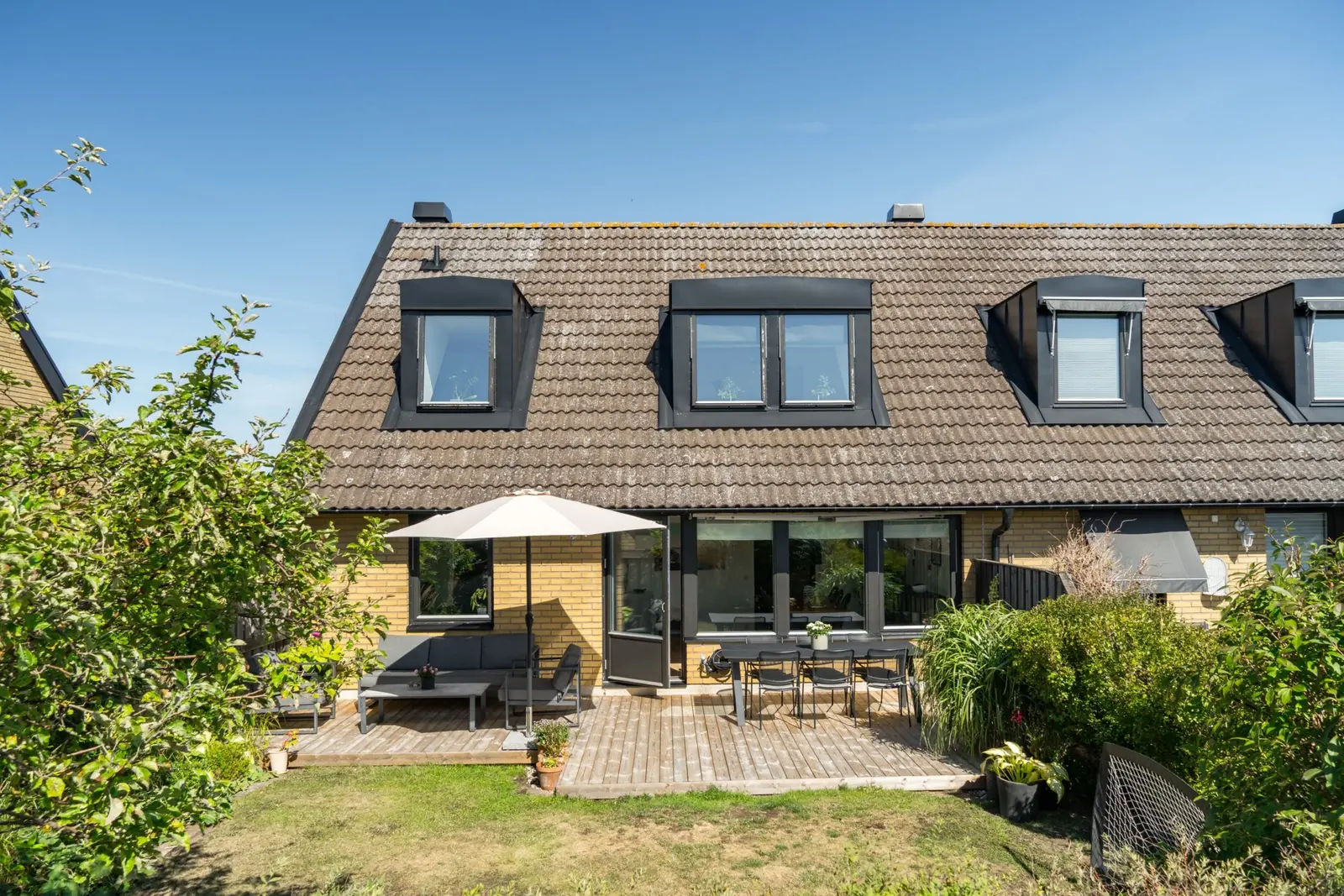 Bild 1 av 29 på Löpargatan 154A