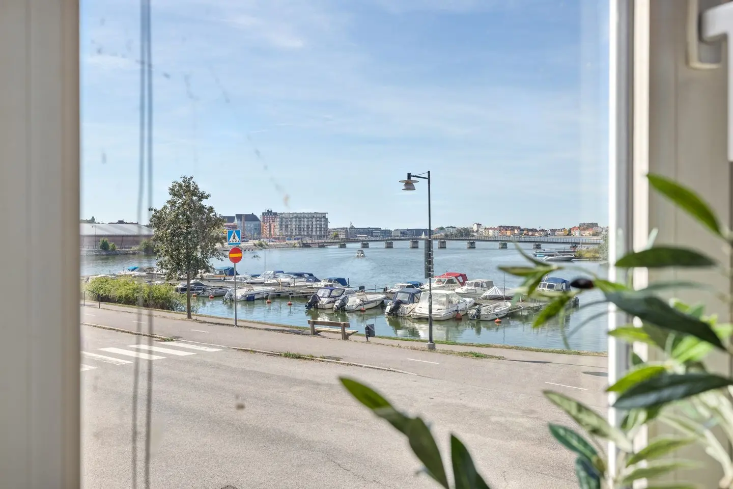 Lägenhet, Holmgatan 16A, Karlskrona. Bild 1 av 24