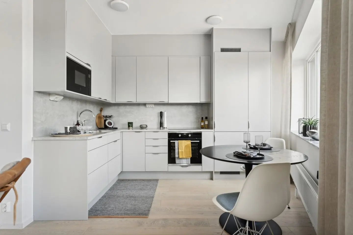 Apartment, Karlavagnsgatan 1, Göteborg. Photo 1 of 19