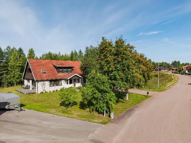 Villa, Tjärnhedsvägen 29, Gagnef. Bild 1 av 35