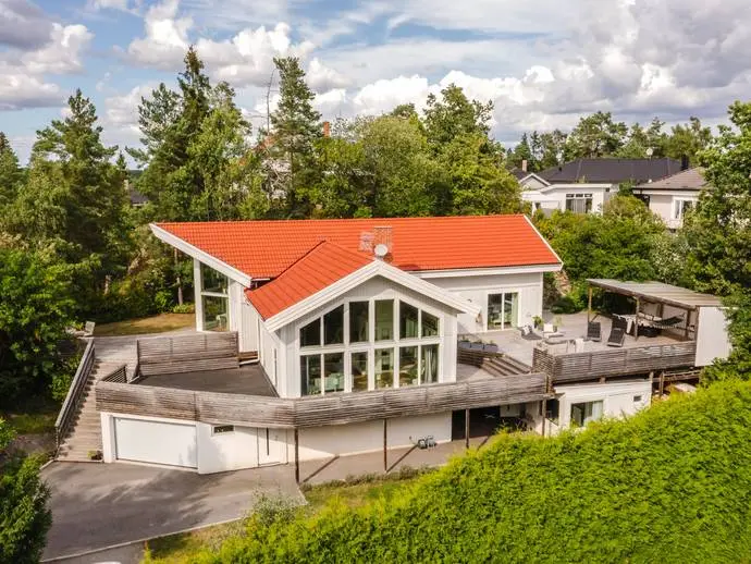 Image 1 of 20 of Rönninge skolväg 39