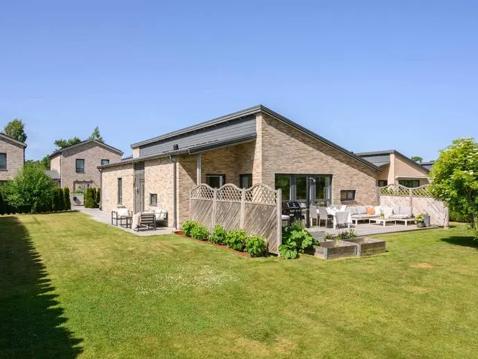 Villa, Fribadenvägen 12. Bild 1 av 20