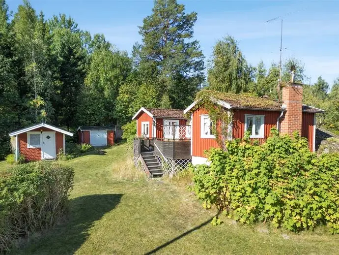 Bild 1 av 20 på Rävuddsvägen 38
