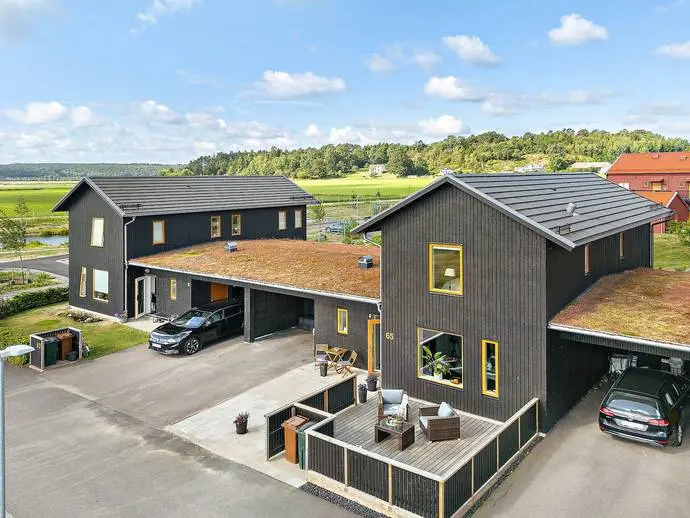 Bild 1 av 20 på Astrakanvägen 65