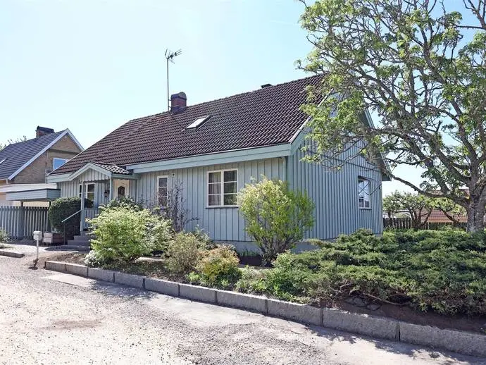 Bild 1 av 20 på Nyhemsvägen 2B