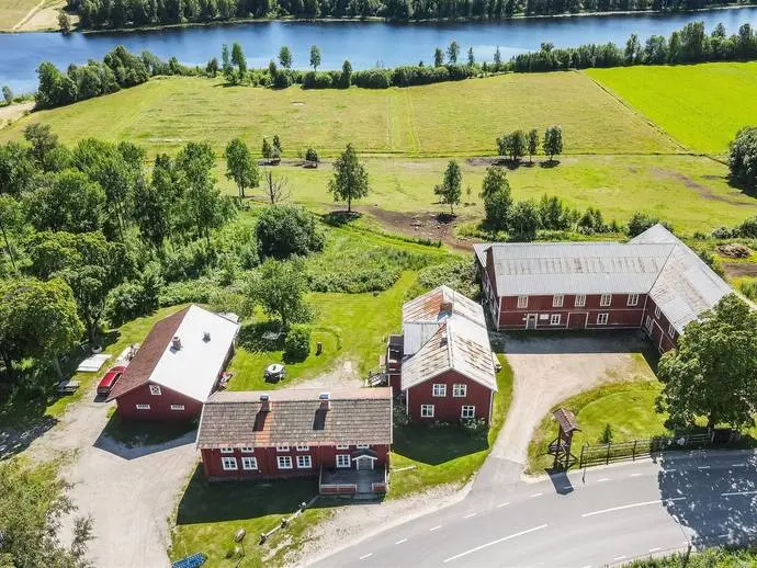 Bild 1 av 20 på Östergrängsjö 149, 151A-B, 153A-B