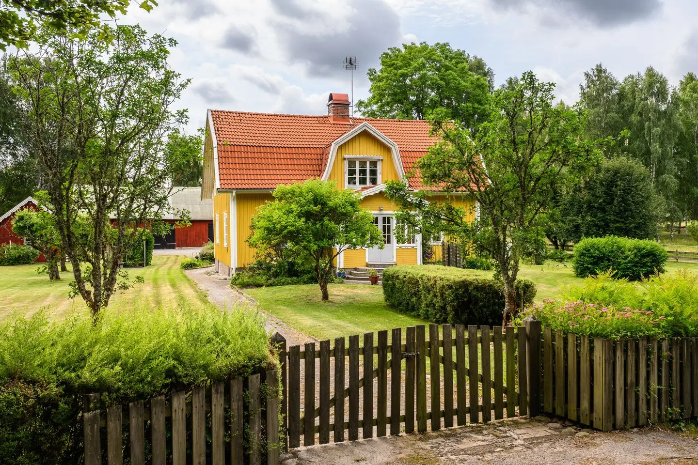 Farm, Tävelsås Södra Hovmansgård 1, Växjö. Photo 1 of 22