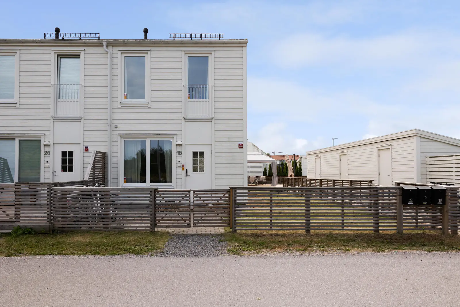 Bild 1 av 20 på Nedersta allé 18