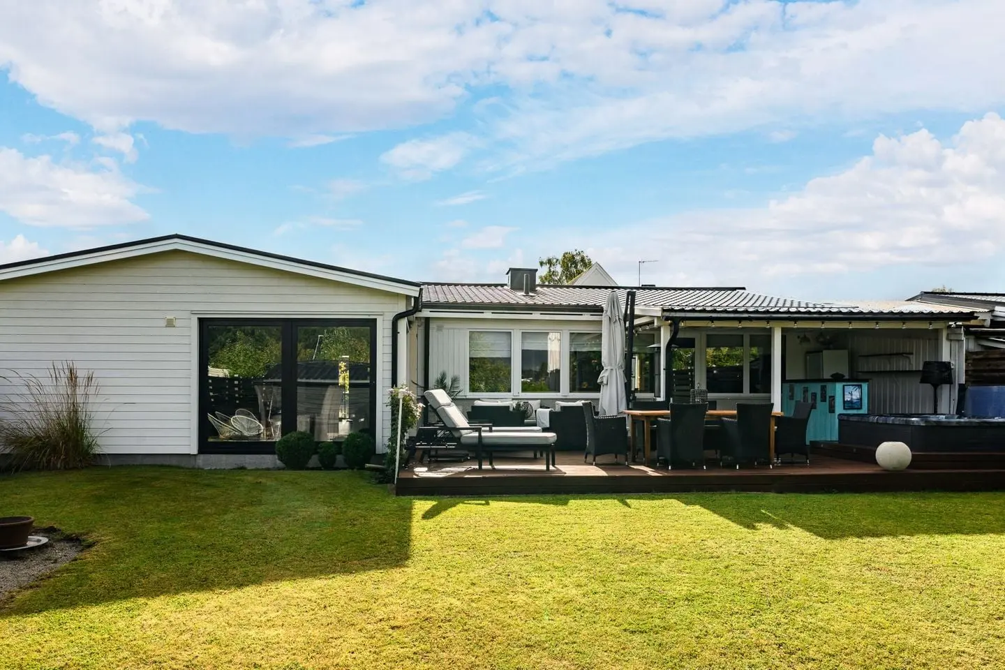 Villa, Trumpetvägen 15, Växjö. Bild 1 av 42