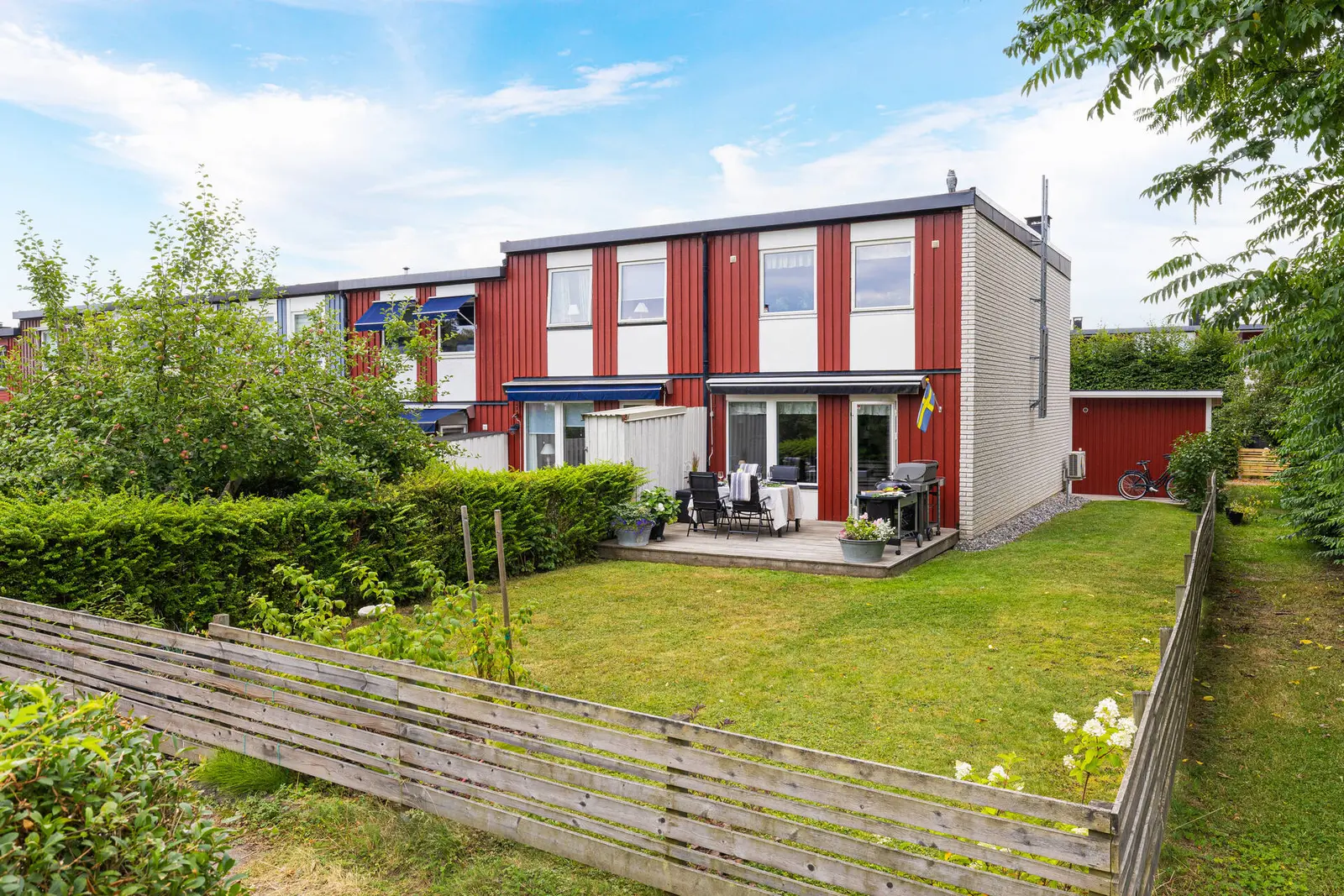Bild 1 av 20 på Lövmovägen 28