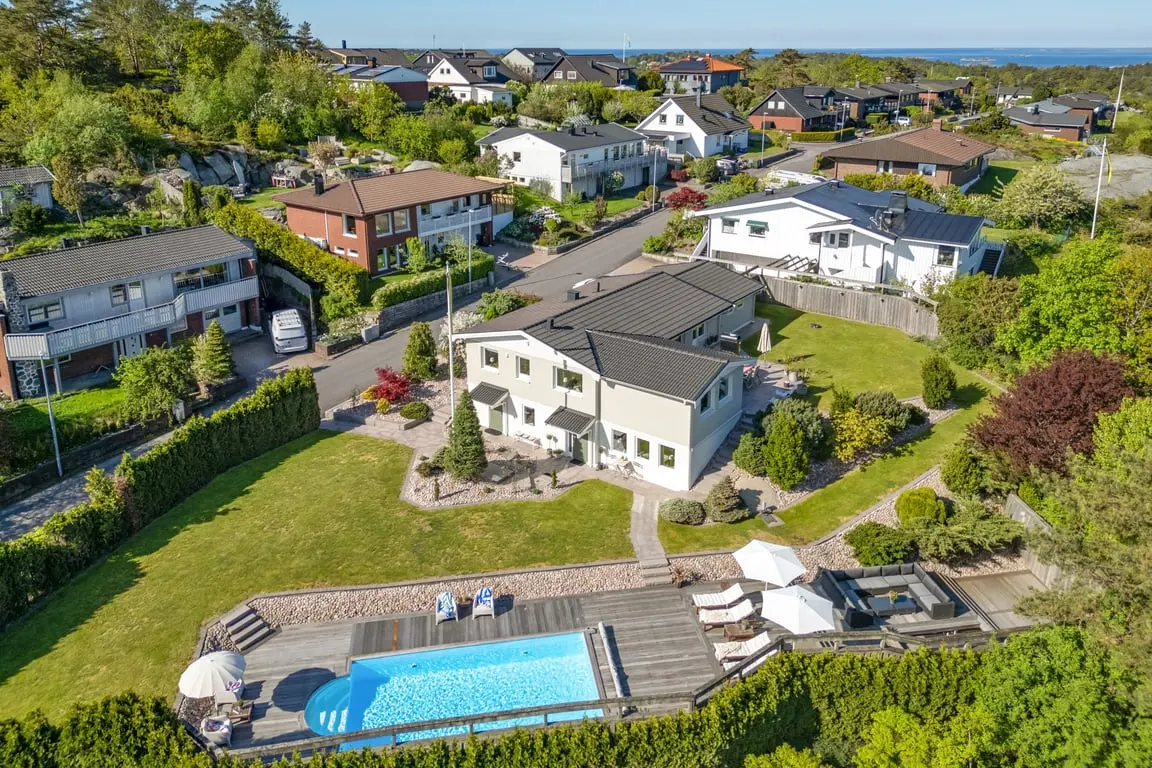 Villa, Billdals lärkträdsväg 1, Göteborg. Bild 1 av 11