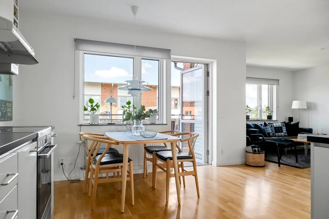 Bild 1 av 24 på Stralsundsvägen 90