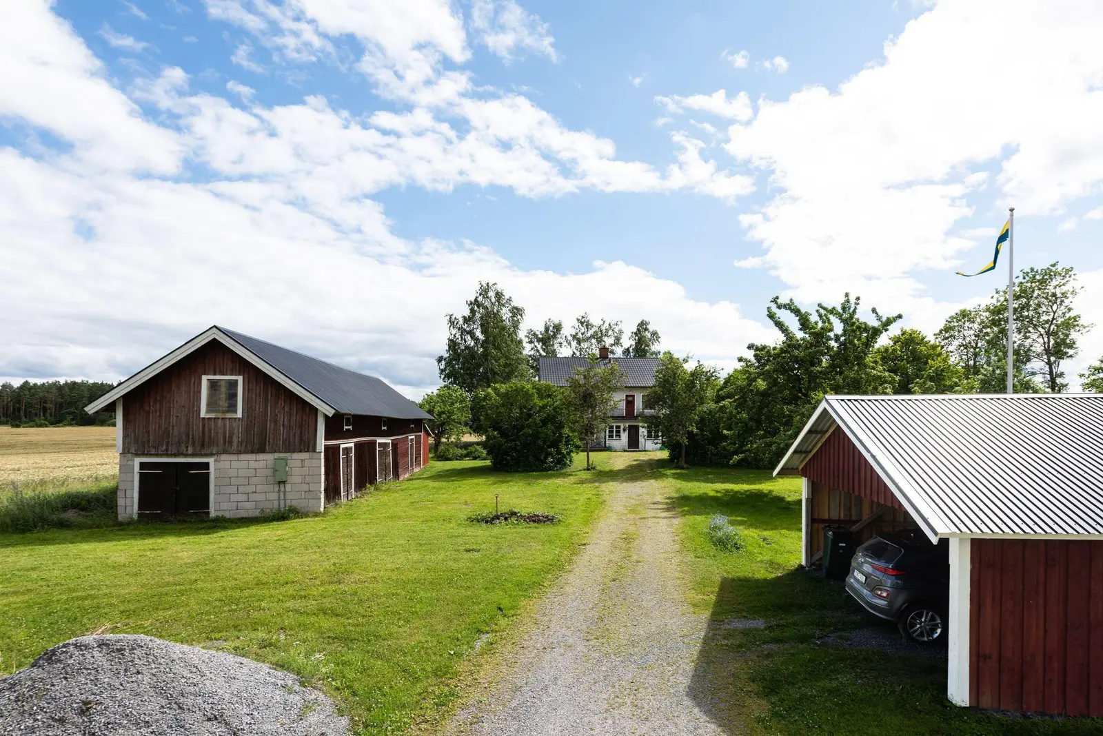 Gård, Skjulstavägen 34, Norrtälje. Bild 1 av 20