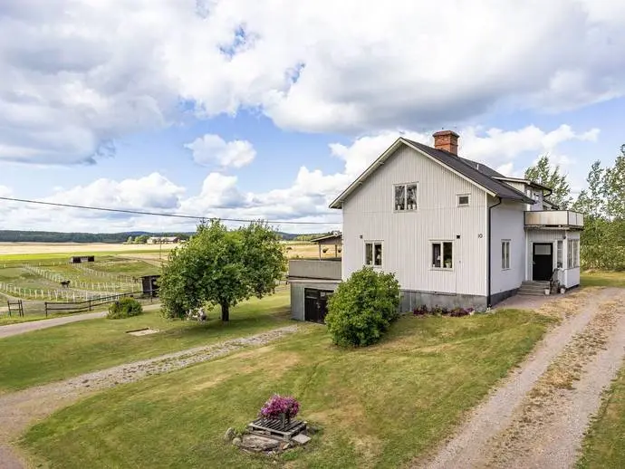 Bild 1 av 20 på Källastigen 10