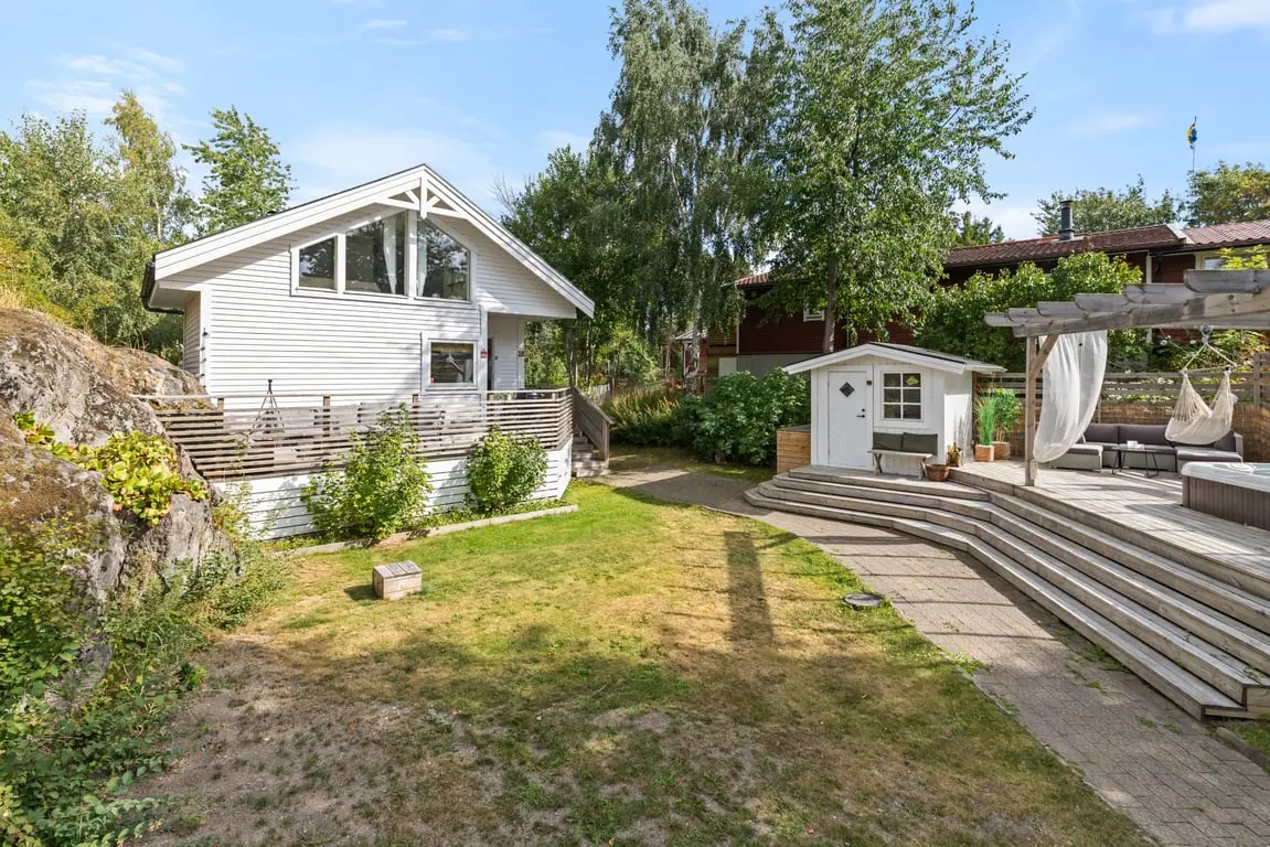 Bild 1 av 40 på Arkitektvägen 18