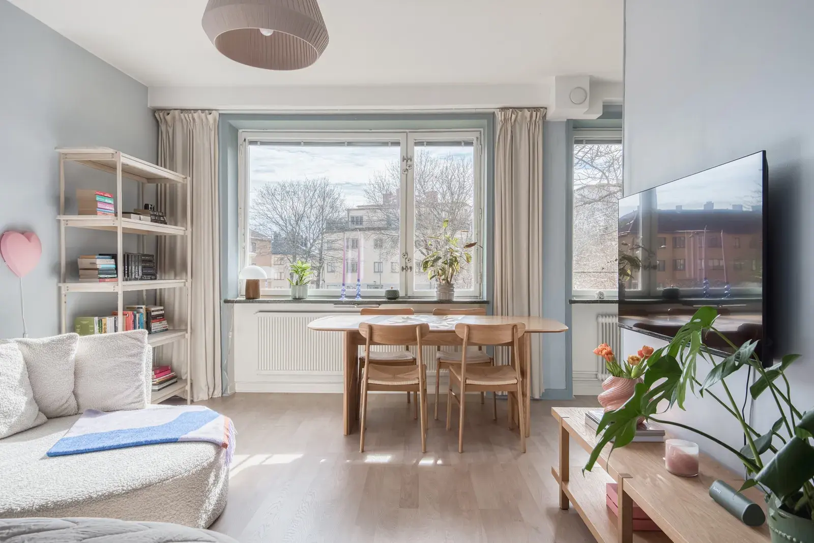 Apartment, Svandammsvägen 23, Stockholm. Photo 1 of 21