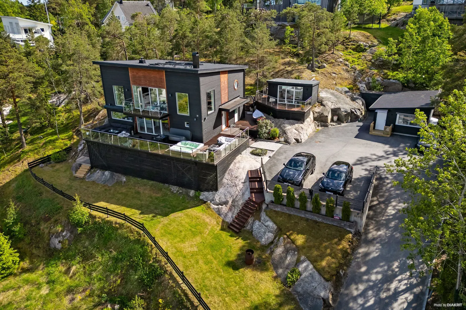 Villa, Strandvägen 121b, Tyresö. Bild 1 av 40