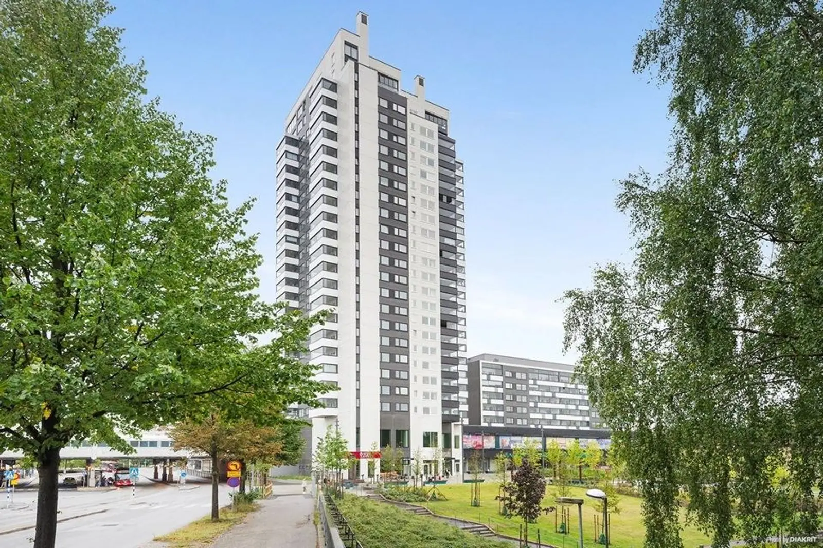 Lägenhet, Stadsparken 6, 8 Tr, Tyresö. Bild 1 av 16