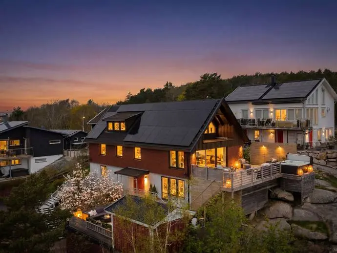 Villa, Skeppsbyggaregatan 17. Bild 1 av 20