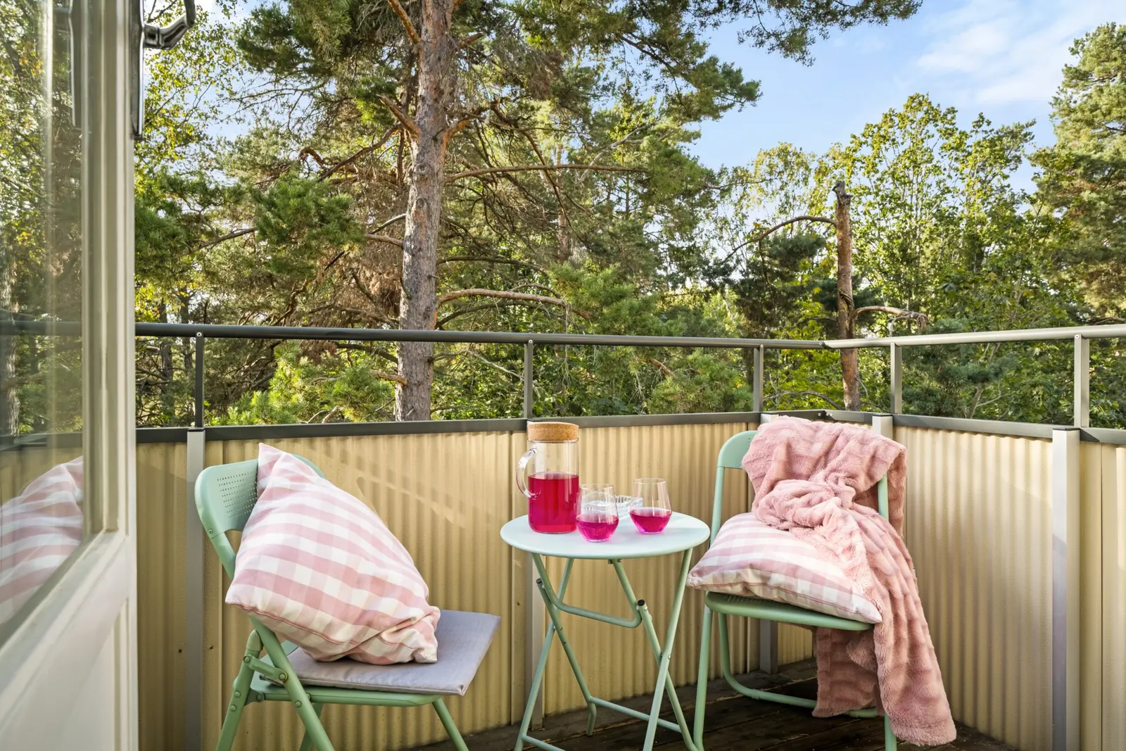 Apartment, Skönviksvägen 311, Stockholm. Photo 1 of 25