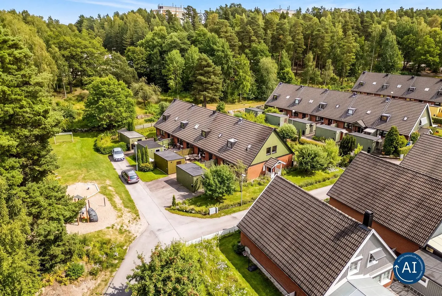 Bild 1 av 34 på Snarhemsvägen 22