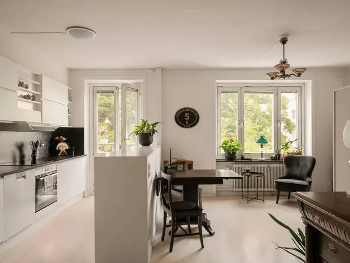 Lägenhet, Råsundavägen 61. Bild 1 av 20