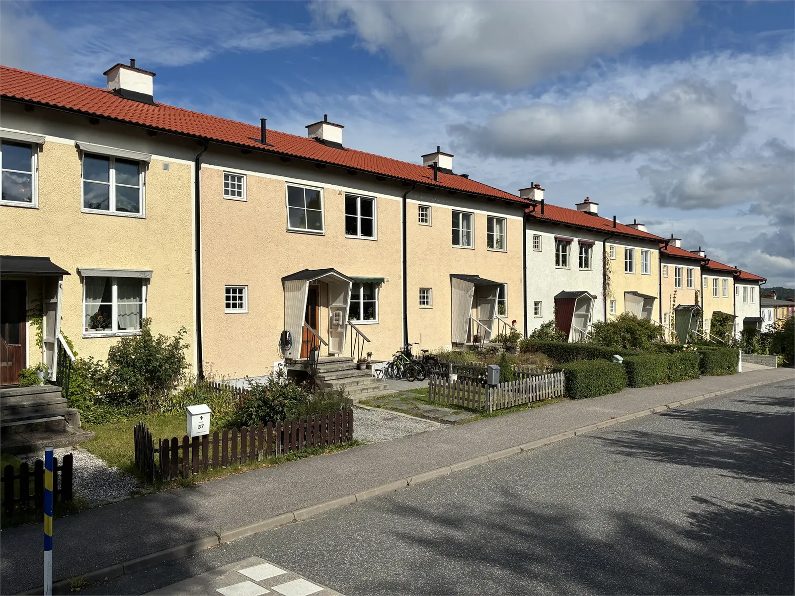 Bild 1 av 4 på Afzeliivägen 35