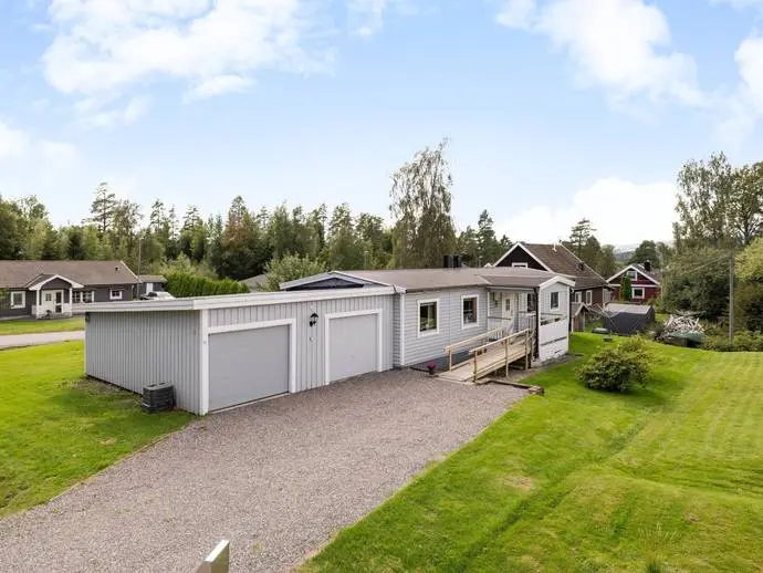 Bild 1 av 20 på Tjärnmyrvägen 42