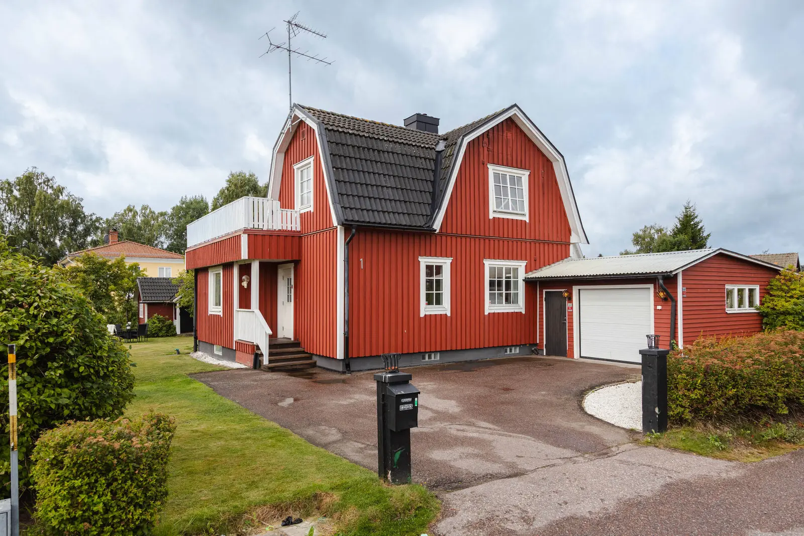 Image 1 of 40 of Päronvägen 1