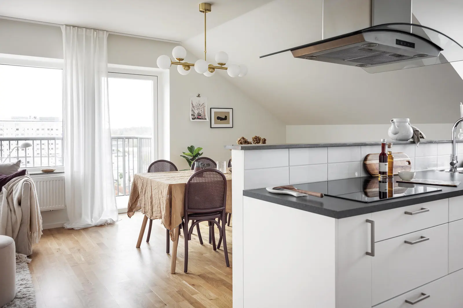 Lägenhet, Hammarkullegatan 8, Göteborg. Bild 1 av 10