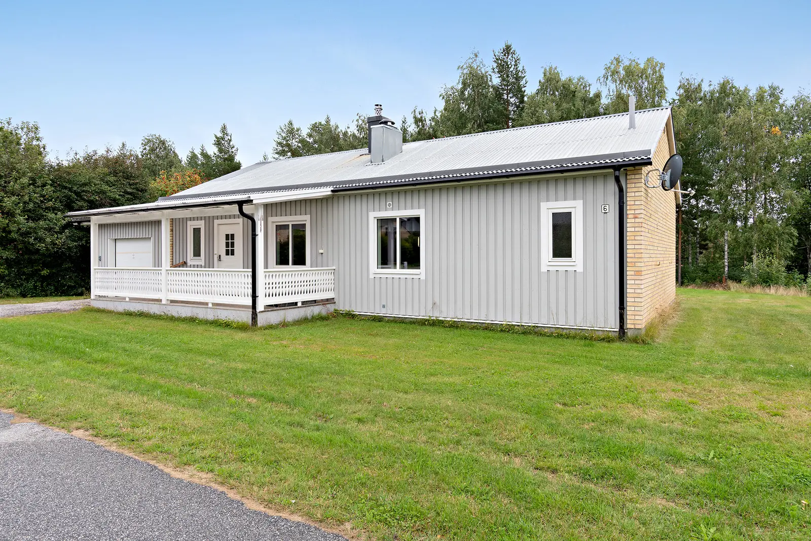 Image 1 of 18 of Sandvägen 6