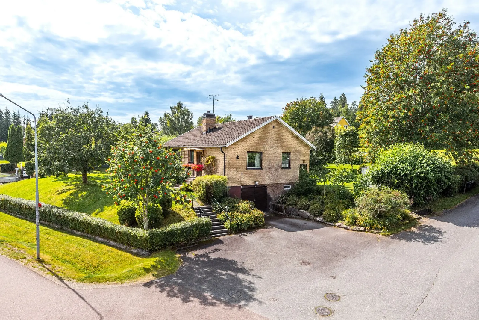 Bild 1 av 20 på Hagälvsvägen 19