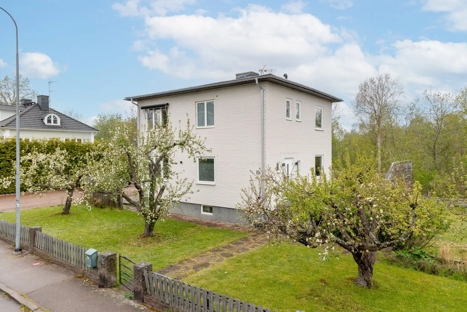 Bild 1 av 20 på Syrénvägen 10