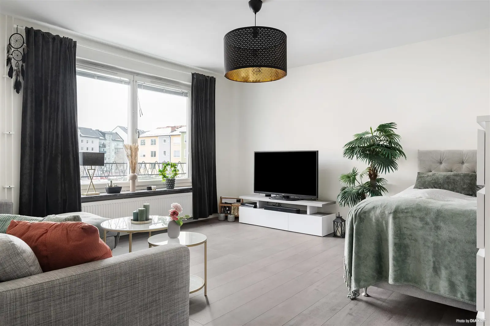 Lägenhet, Edsvägen 11, Stockholm. Bild 1 av 11