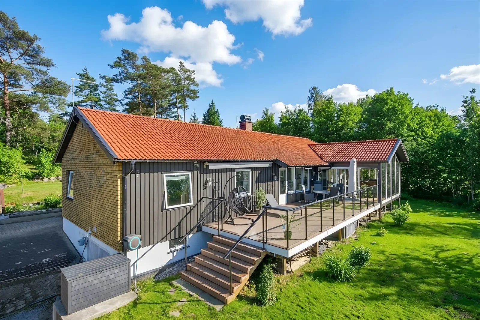 Villa, Monstigen 7, Västra Götaland. Bild 1 av 19