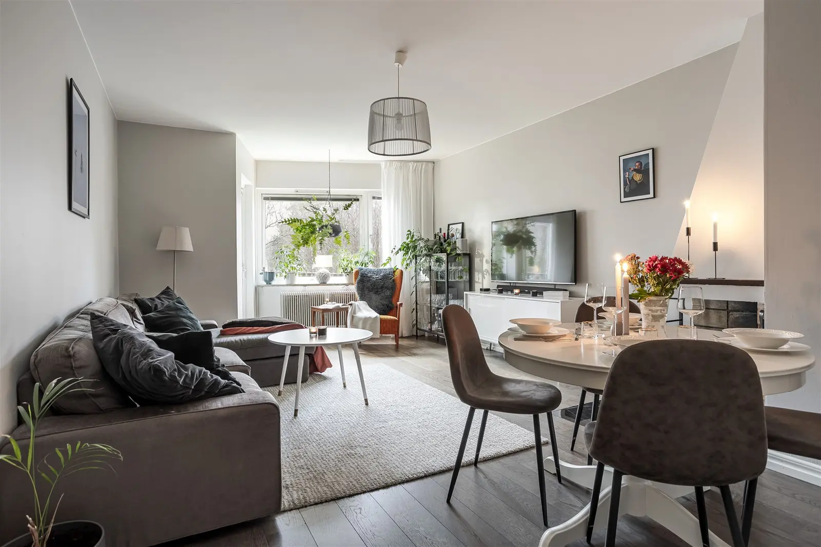 Bild 1 av 18 på Elevgränd 1B