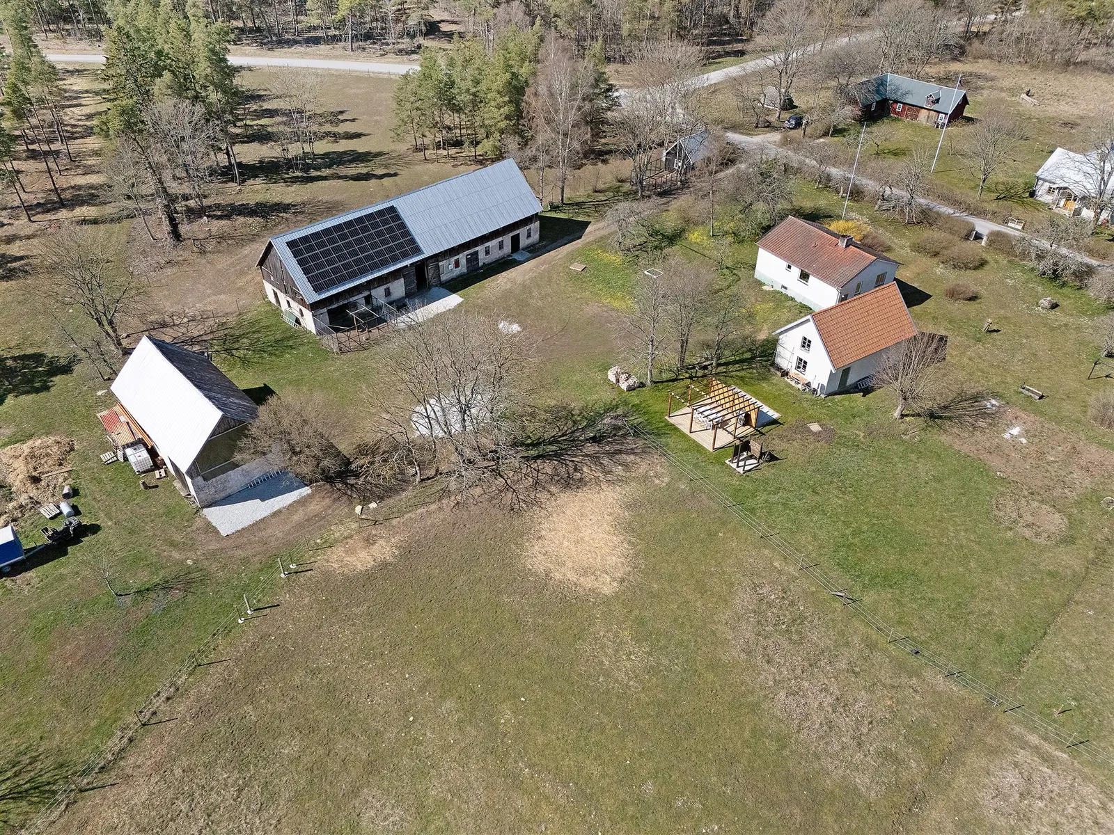 Gård, Väte Mölner 835, Klintehamn. Bild 1 av 20