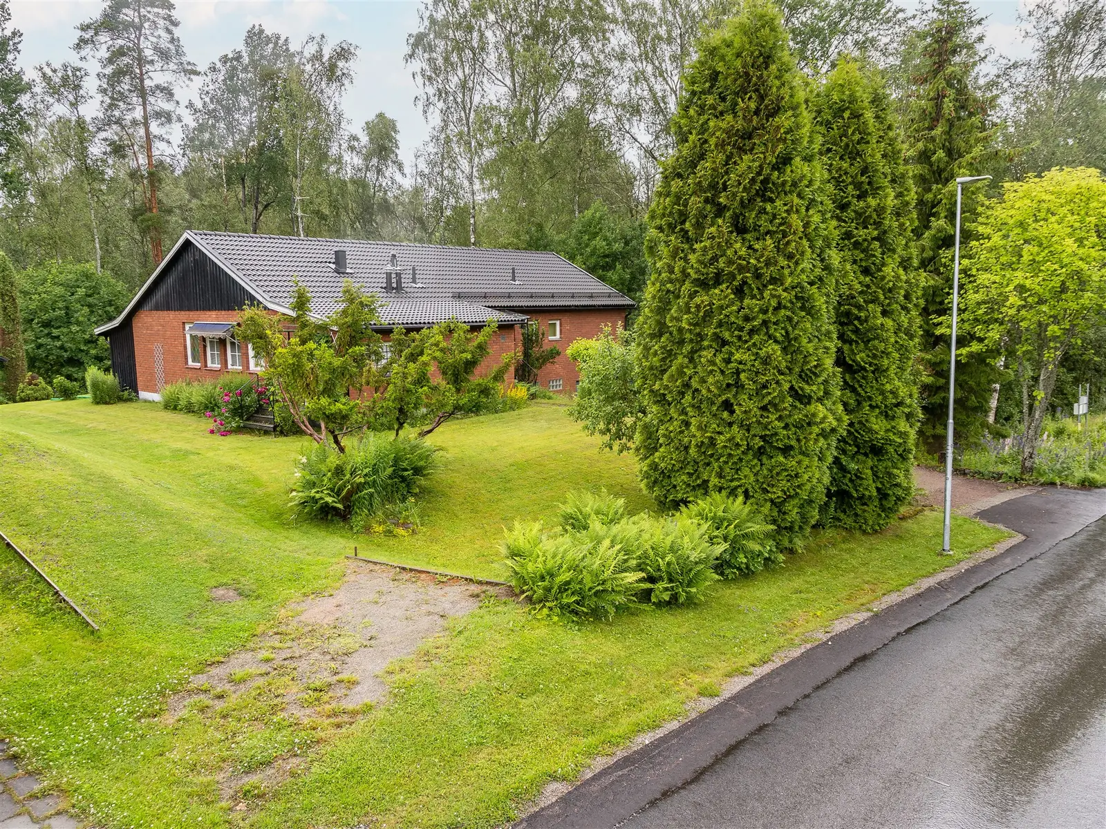 Image 1 of 20 of Lindvägen 9