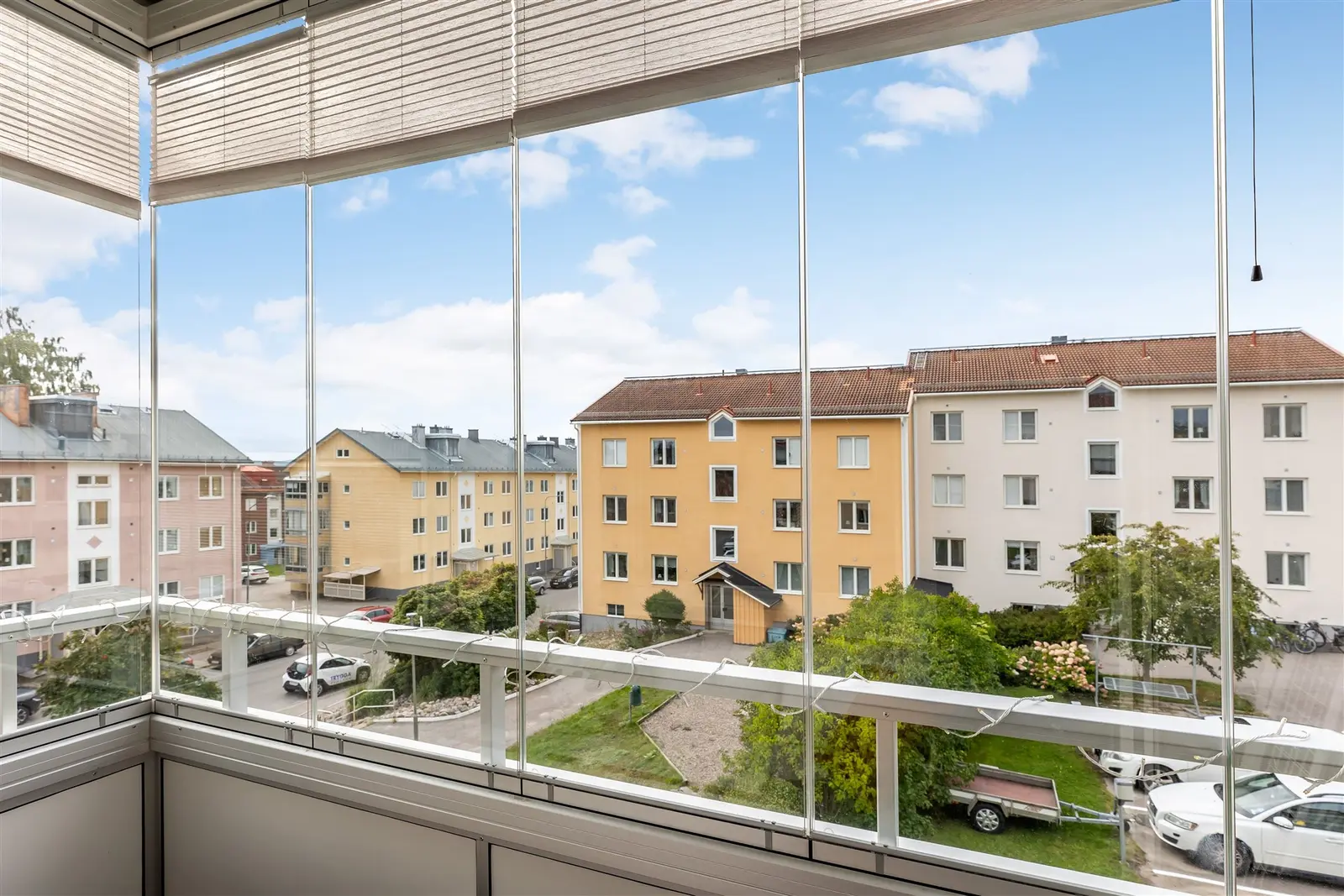 Bild 1 av 20 på Djupegatan 35b