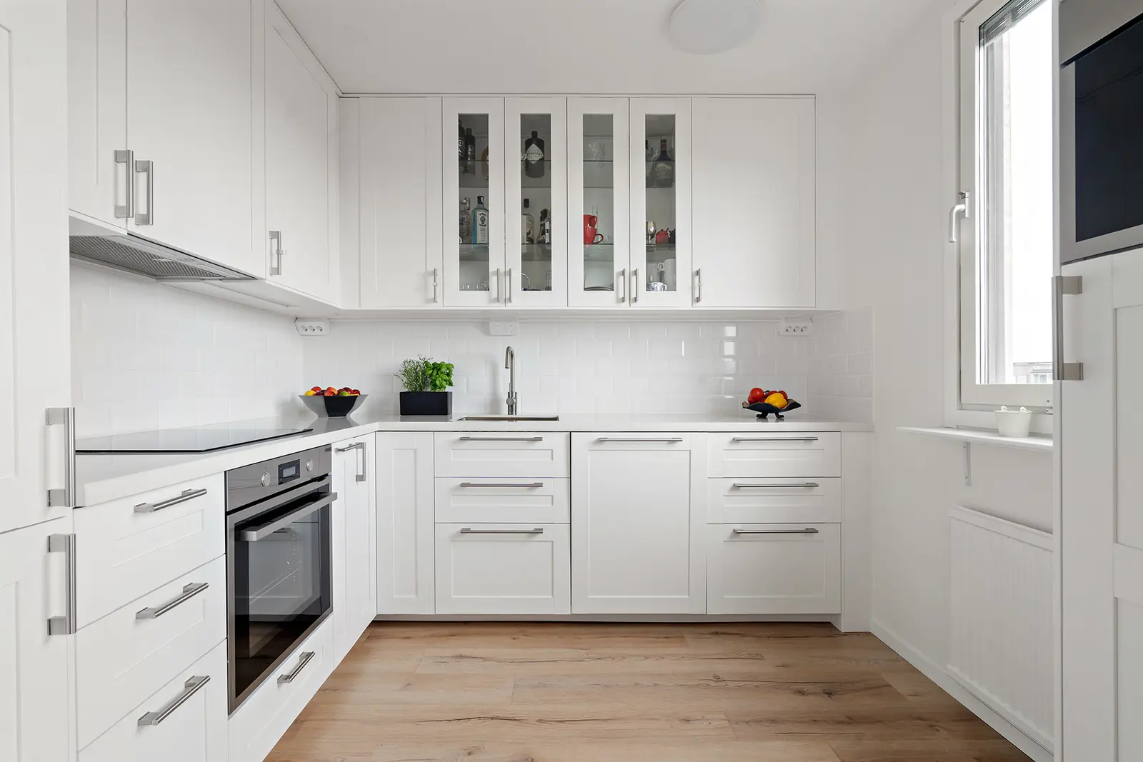 Lägenhet, Aspnäsvägen 8, Stockholm. Bild 1 av 19