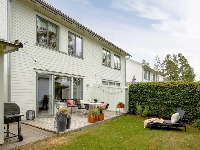 Bild 1 av 20 på Lugnets väg 10