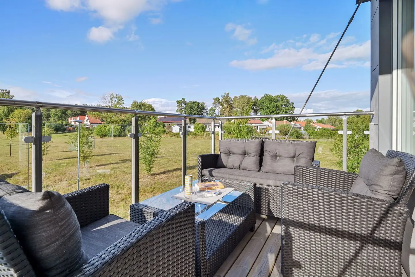Apartment, Edsby allé 8, Upplands Väsby. Photo 1 of 39