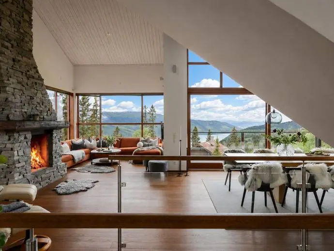 Villa, Björnen Räven 23. Bild 1 av 20