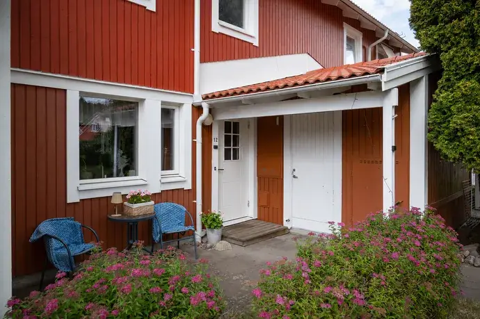 Semi-detached/terraced, Brogårdsvägen 12, Tidaholm. Photo 1 of 11