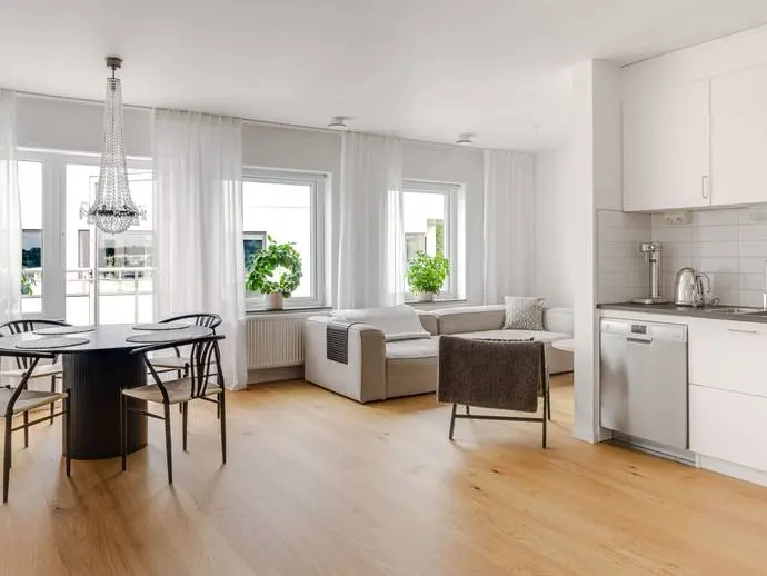 Lägenhet, Ostindievägen 10. Bild 1 av 20