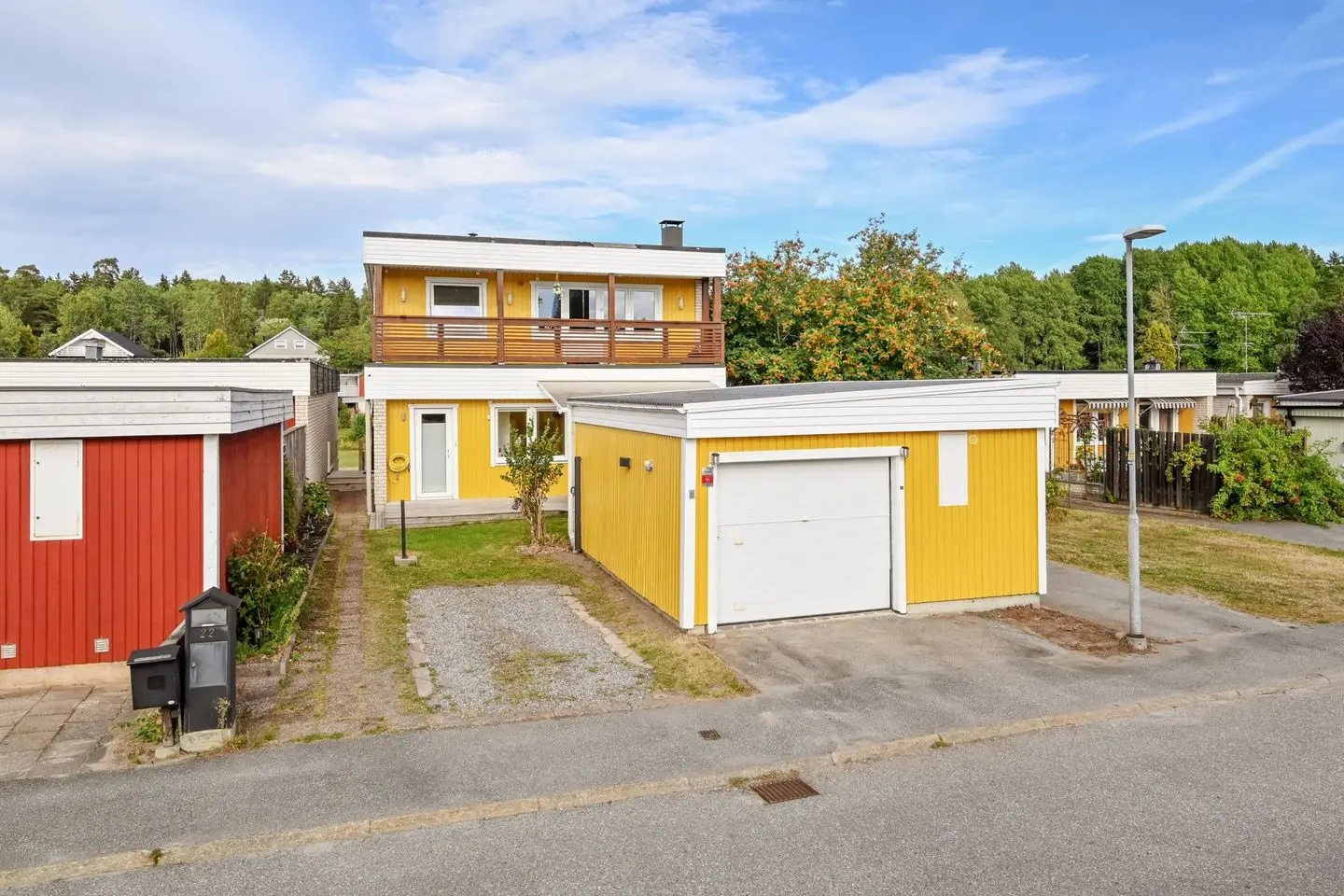 Villa, Norrsundagränd 22, Upplands Väsby. Bild 1 av 54